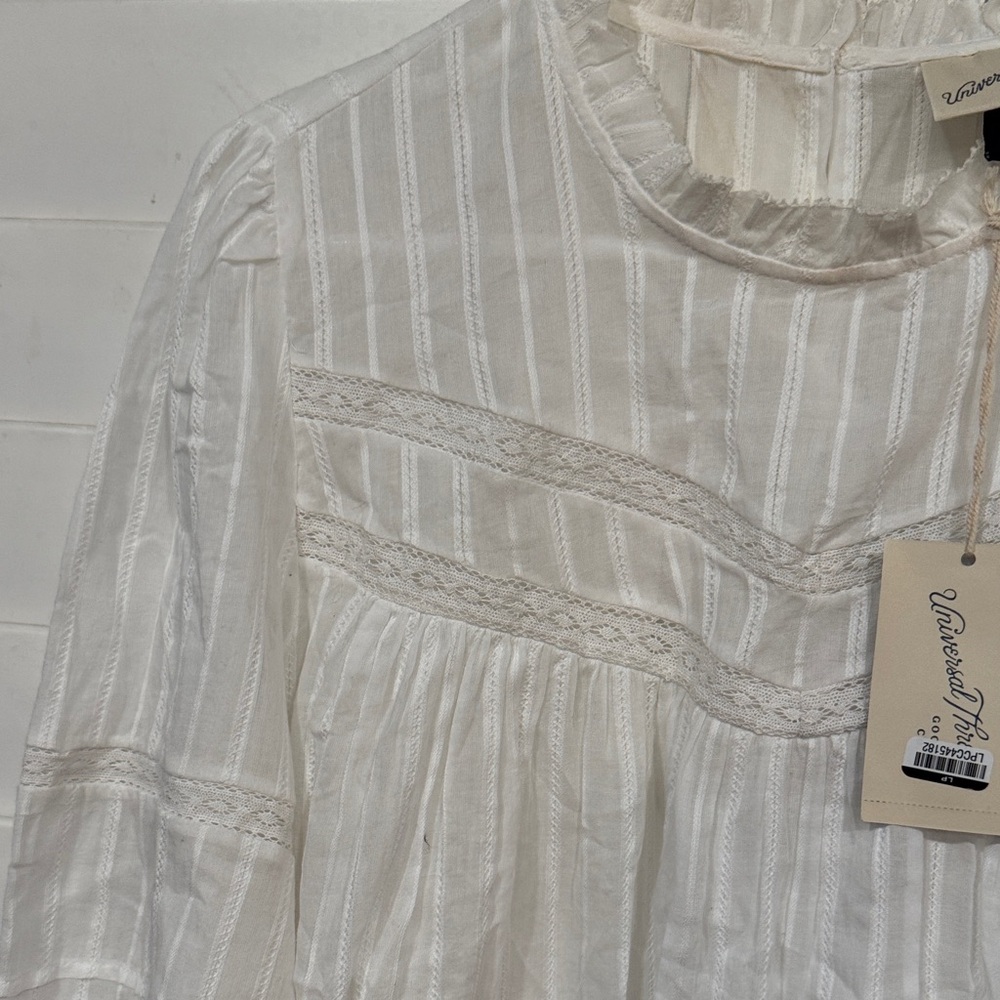 Universal Thread White Textured Blouse - image 4